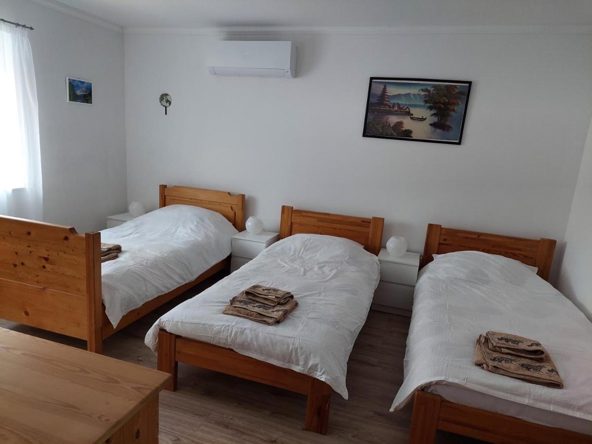Appartamento Szent Bernat Vendeghaz Veszprém Esterno foto